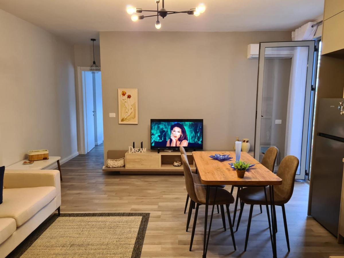 Old Beach Apartment Vlora Buitenkant foto