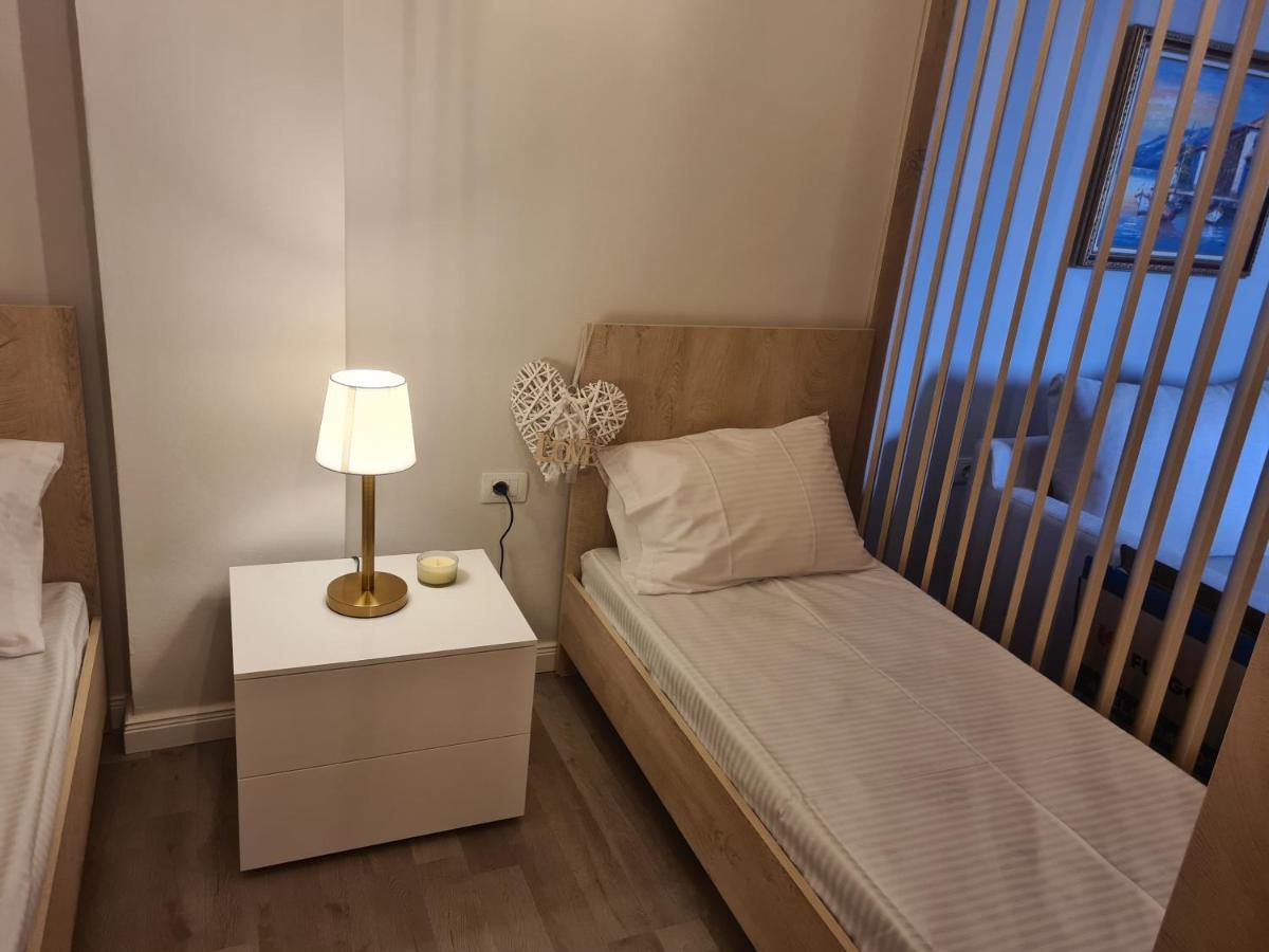Old Beach Apartment Vlora Buitenkant foto